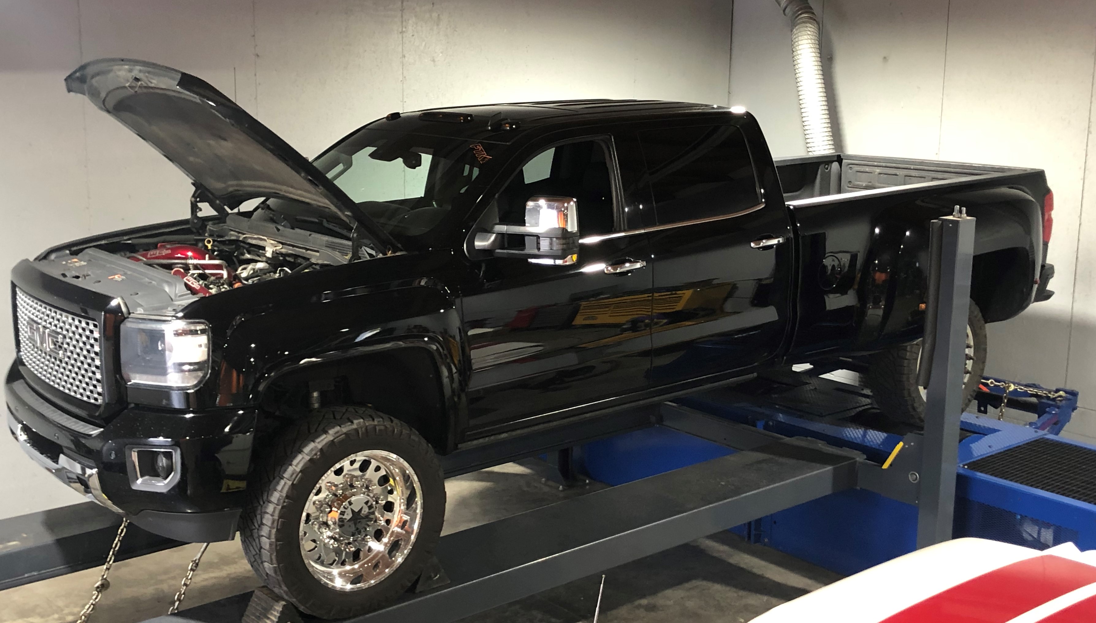 Diesel truck on a Dynojet